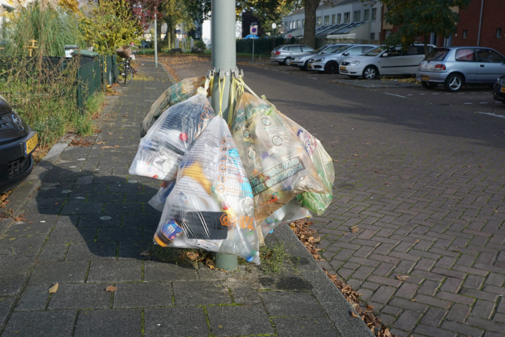 Plastic aanbieden